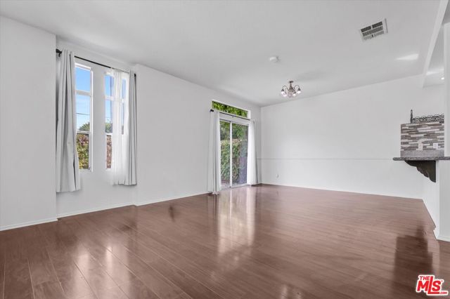 2279 Santa Ana Boulevard, Los Angeles CA: https://media.crmls.org/mediaz/1f6d88f2-1b40-4c89-a95b-ce9b95db61db.jpg