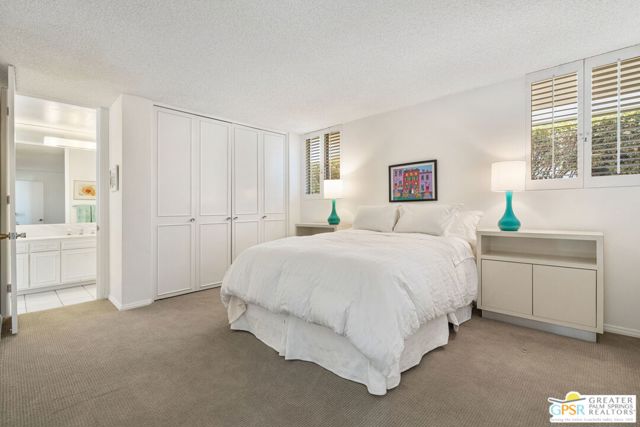 2723 S Kings Road, Palm Springs CA: https://media.crmls.org/mediaz/1f6dbeeb-f18d-4cde-9087-78954ac434be.jpg