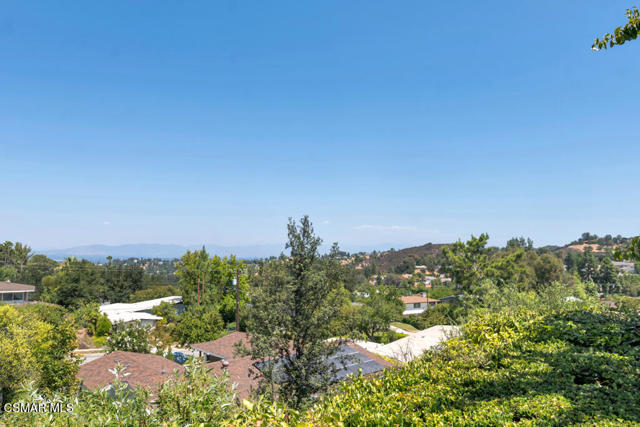 22485 Paul Revere Drive, Calabasas CA: https://media.crmls.org/mediaz/1f6dca0c-1dc1-4639-a150-20388f13aa0d.jpg