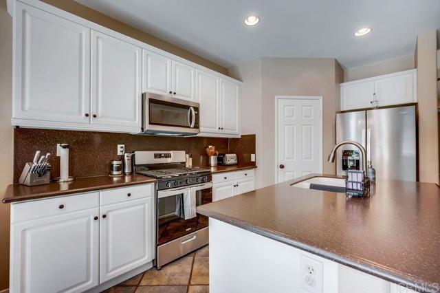 Detail Gallery Image 12 of 53 For 31933 Browning St, Murrieta,  CA 92563 - 5 Beds | 3 Baths