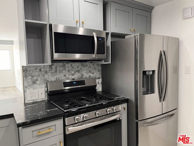 10787 Wilshire Boulevard, Los Angeles CA: https://media.crmls.org/mediaz/1f6f3216-5996-44c7-ba16-84ebe084a54b.jpg