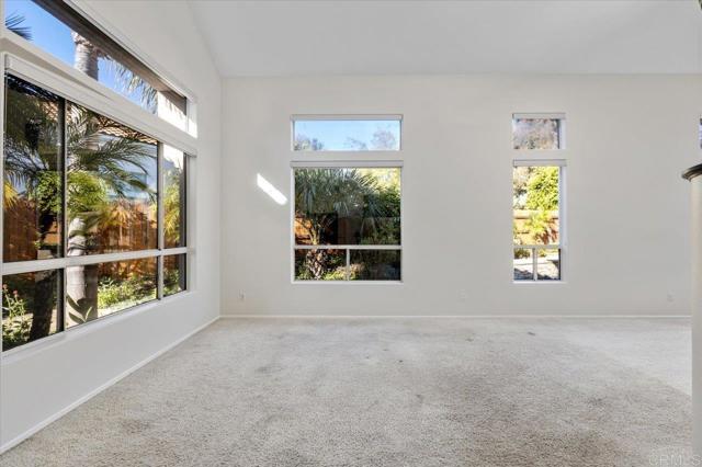 Detail Gallery Image 19 of 33 For 4976 Bella Collina St, Oceanside,  CA 92056 - 5 Beds | 3 Baths