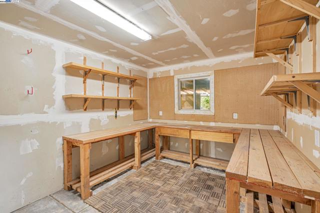 6703 Crow Canyon Rd, Castro Valley CA: https://media.crmls.org/mediaz/1f6fedd0-4cee-4d83-9d8a-aea58a808998.jpg