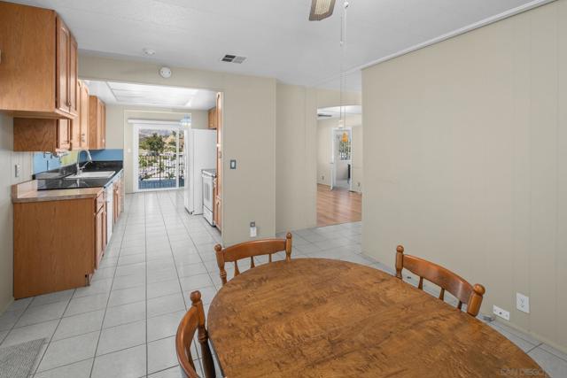 9500 Harritt Rd, Lakeside CA: https://media.crmls.org/mediaz/1f6ff33d-09ab-4b14-a62a-657fe96e32a7.jpg