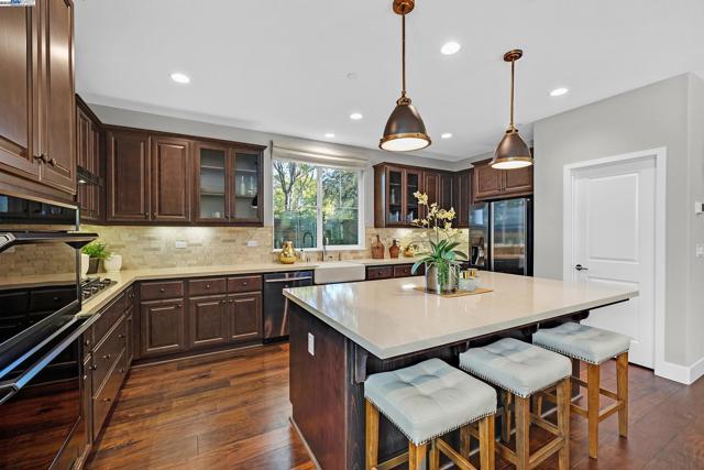 883 Barney Com, Livermore CA: https://media.crmls.org/mediaz/1f702a91-68f2-4d2a-b509-274d6c9fb08c.jpg