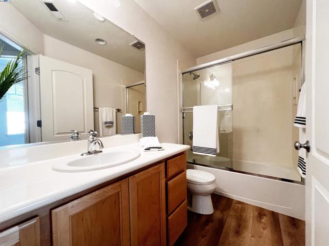 49031 Woodgrove Cmn, Fremont CA: https://media.crmls.org/mediaz/1f7095f1-1278-4504-a8ab-0688b83d17a2.jpg