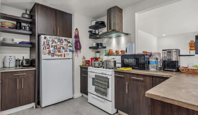13576 La Mesa Drive, Desert Hot Springs CA: https://media.crmls.org/mediaz/1f70ddaf-a4f3-4912-ae5f-b8ed9f4ce1a1.jpg