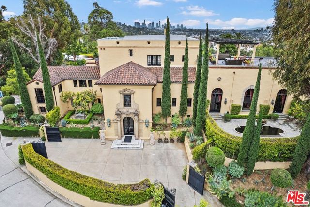 4320 Cedarhurst Circle, Los Angeles CA: https://media.crmls.org/mediaz/1f7229f1-43de-4d52-a2e6-f7cf1a5348ad.jpg