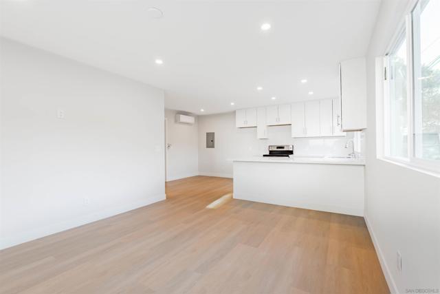 6327 Brooklyn Ave, San Diego CA: https://media.crmls.org/mediaz/1f725634-fbc3-495e-9be4-e877445bddc4.jpg