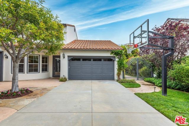 4110 Prado De Los Zorros, Calabasas CA: https://media.crmls.org/mediaz/1f725c80-6742-49ee-beed-68c62234d679.jpg