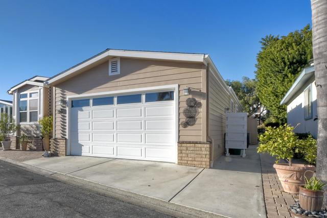 5188 Don Rodolfo Drive, Carlsbad CA: https://media.crmls.org/mediaz/1f72f2c7-71bf-4109-9edd-b79ea324ab8b.jpg