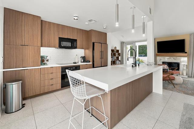 2210 E Calle Papagayo, Palm Springs, CA 92262