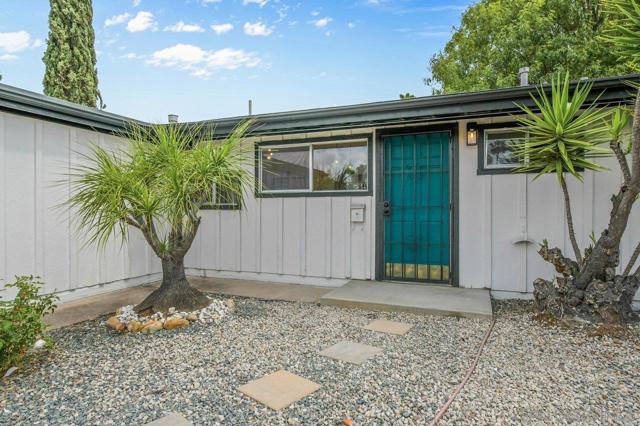 6373 Lake Albano Ave, San Diego CA: https://media.crmls.org/mediaz/1f748524-990b-45af-8512-e6409e2b0498.jpg