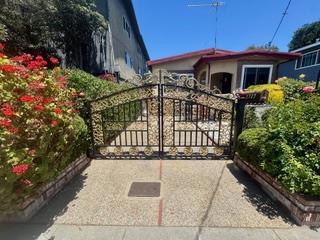 2727 Blenheim Avenue, Redwood City CA: https://media.crmls.org/mediaz/1f74a39d-44f9-4d3d-9dca-69f603e3179f.jpg