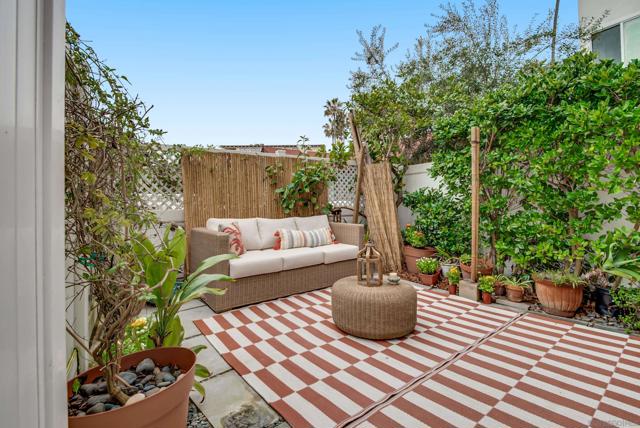 230 Prospect St, La Jolla CA: https://media.crmls.org/mediaz/1f74b0dd-f6b9-4575-9c6f-f0adfc24f581.jpg