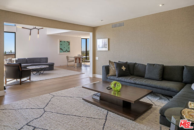 1033 Carol Drive, West Hollywood CA: https://media.crmls.org/mediaz/1f752025-6f0d-46a3-a71b-b76de1cf2eb1.jpg