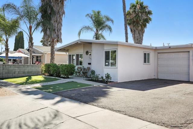 1622 Cherry Place, Escondido CA: https://media.crmls.org/mediaz/1f7544bb-1199-4b6a-a5f8-3bd76bfa01fc.jpg