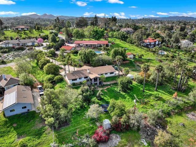 460 Rancho La Mirada Ln, Escondido CA: https://media.crmls.org/mediaz/1f7576de-2437-4df3-9683-7e778a7afd77.jpg
