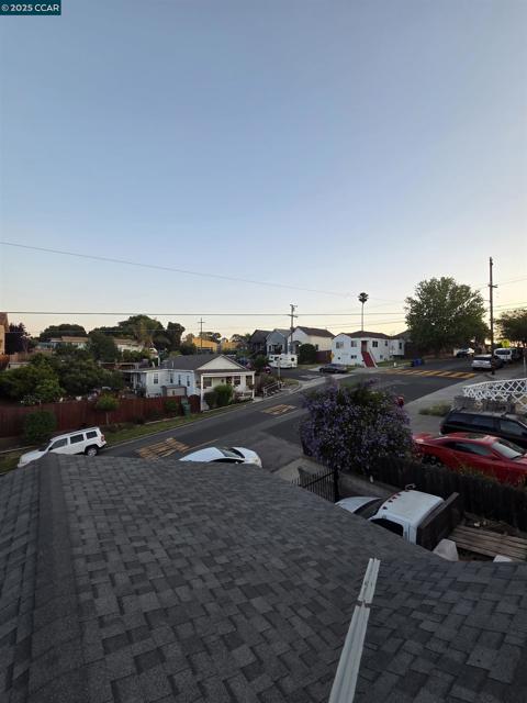 408 4th st, Rodeo CA: https://media.crmls.org/mediaz/1f75c048-b603-4073-9087-8967eb9e9f14.jpg