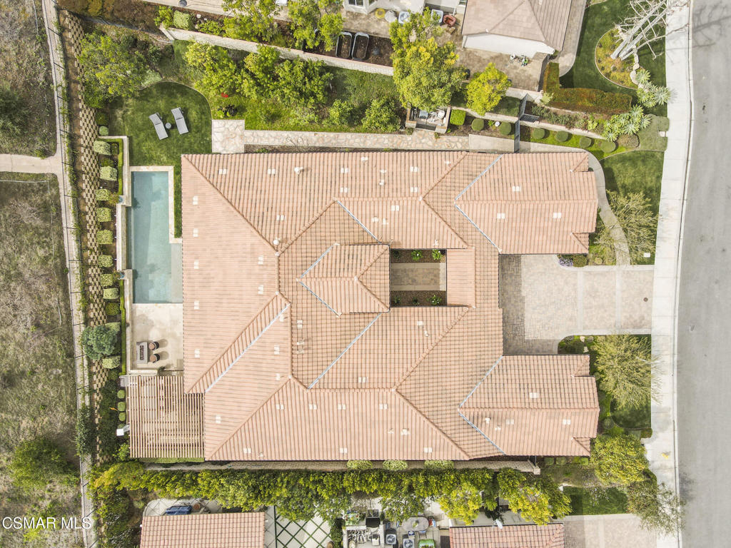 https://media.crmls.org/mediaz/1f75db5f-59ec-4885-9863-93f0525e9f74.jpg?preset=X-Large