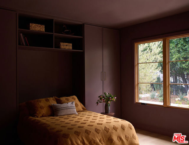 3620 Wrightwood Drive, Studio City CA: https://media.crmls.org/mediaz/1f763dd4-d6dc-4602-ba53-471eb671814d.jpg