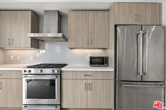 5955 Saturn Street, Los Angeles CA: https://media.crmls.org/mediaz/1f7654e1-8316-4680-a59a-40712e0a0aae.jpg