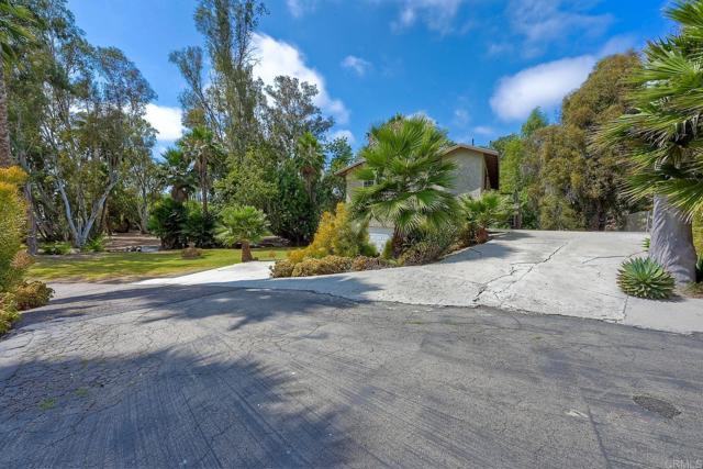 Detail Gallery Image 6 of 13 For 343 Hill Dr, Vista,  CA 92083 - – Beds | – Baths