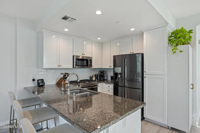 349 Newbury Vista Lane, Newbury Park CA: https://media.crmls.org/mediaz/1f76f86c-f2cb-47ab-8bb2-143b9883a83f.jpg