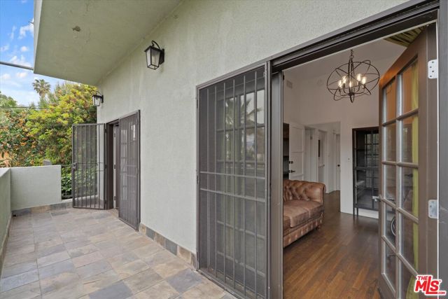 816 Hyperion Avenue, Los Angeles CA: https://media.crmls.org/mediaz/1f77134d-8aa9-4e9d-a908-1be435c4ae77.jpg