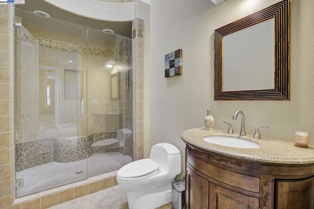48564 Avalon Heights Ter, Fremont CA: https://media.crmls.org/mediaz/1f773f81-78e5-465d-847f-fcfd12d8a894.jpg