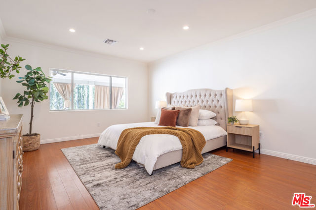 15065 Vose Street, Van Nuys CA: https://media.crmls.org/mediaz/1f775040-878c-4647-a925-d2df5884c7c5.jpg