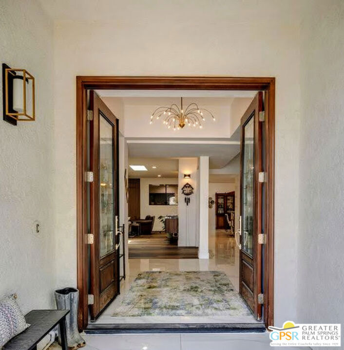 12 Santa Clara Drive