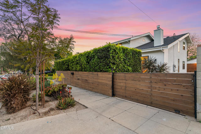 1813 N Avenue 55, Los Angeles CA: https://media.crmls.org/mediaz/1f792259-9fa4-4d30-9d86-84814c9ecf17.jpg