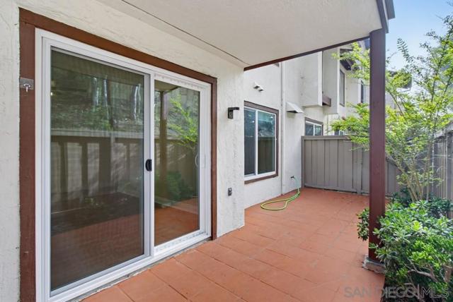 4060 Rosenda Ct, San Diego CA: https://media.crmls.org/mediaz/1f79422e-3f23-4c94-9cf2-e1729cfd6559.jpg