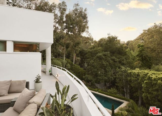0 Willow Glen Road, Los Angeles CA: https://media.crmls.org/mediaz/1f79fc6a-6040-4bc6-af24-0e539201c418.jpg