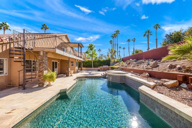 39165 Regency Way, Palm Desert CA: https://media.crmls.org/mediaz/1f7a06e1-7f70-484e-a2f7-d4390102a636.jpg