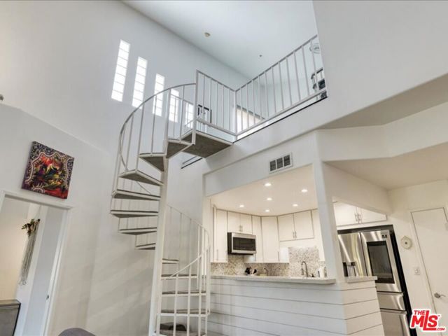 4477 Woodman Avenue, 304 photo 14