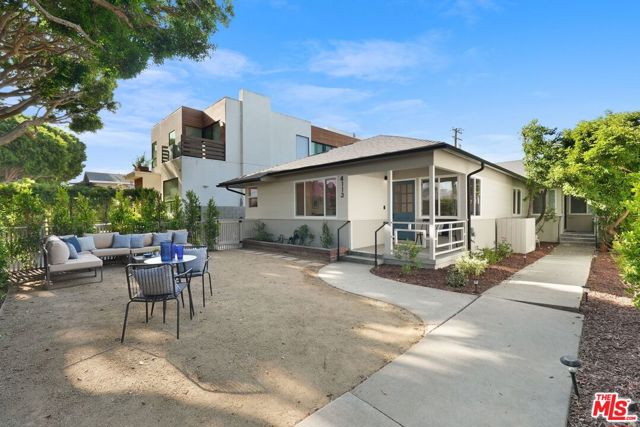 4113 Lincoln Avenue photo 1