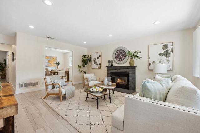1776 Via Flores, San Jose CA: https://media.crmls.org/mediaz/1f7ac143-cebb-44c2-9f4c-3557de76030e.jpg