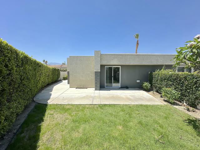 1262 Sunflower N Circle, Palm Springs CA: https://media.crmls.org/mediaz/1f7ae652-4c05-461c-a9ec-2682665de80e.jpg