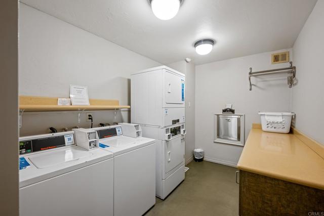 1562 Camino Del Mar, Del Mar CA: https://media.crmls.org/mediaz/1f7b5d2e-d24b-4ecd-a90f-9c4190d4638d.jpg