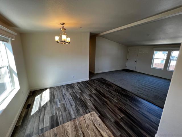 Image 6 of 59 For 8975 Lamar St