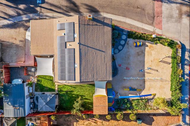 1215 N Broadway, Escondido CA: https://media.crmls.org/mediaz/1f7c0279-9cce-4ea3-8ae1-ca776e78512b.jpg