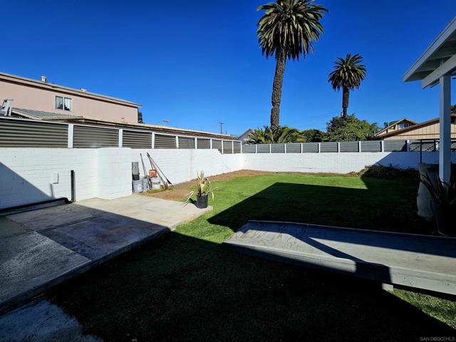425 E 16Th St, National City CA: https://media.crmls.org/mediaz/1f7db194-4c30-44f2-a39e-bfa64d7aa03f.jpg