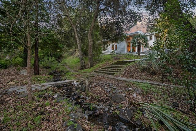 28140 Story Hill Lane, Los Altos Hills CA: https://media.crmls.org/mediaz/1f7e0102-90d1-4f44-b5a6-88cf9585a1e8.jpg