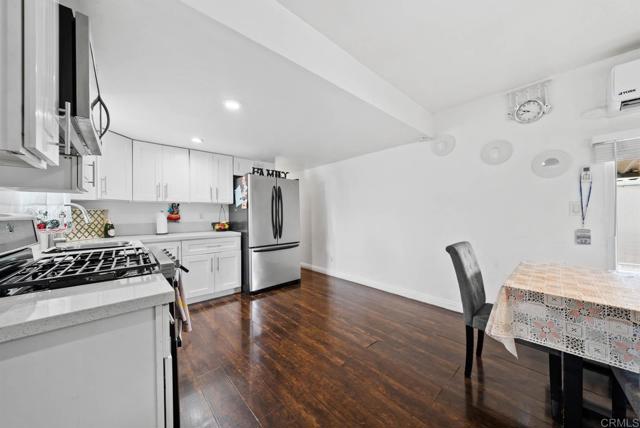 Detail Gallery Image 4 of 26 For 255 E Bradley Ave Spc 35,  El Cajon,  CA 92021 - 3 Beds | 1/1 Baths