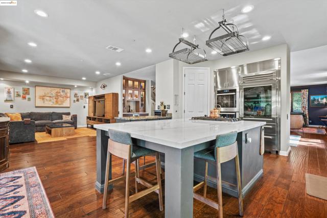 379 Yukon Way, Livermore CA: https://media.crmls.org/mediaz/1f7f39a9-66bf-4774-8db2-0857122979d7.jpg