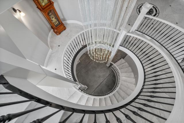40 S Circle Drive, Santa Cruz CA: https://media.crmls.org/mediaz/1f7fb9a8-17b2-4011-889d-d305baad5536.jpg
