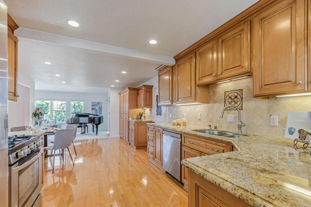 5140 Trade Wind Lane, Fremont CA: https://media.crmls.org/mediaz/1f801e44-77aa-4739-988e-761c60fed553.jpg