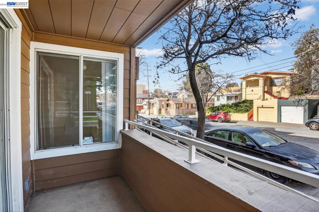 2901 Macarthur Blvd #103